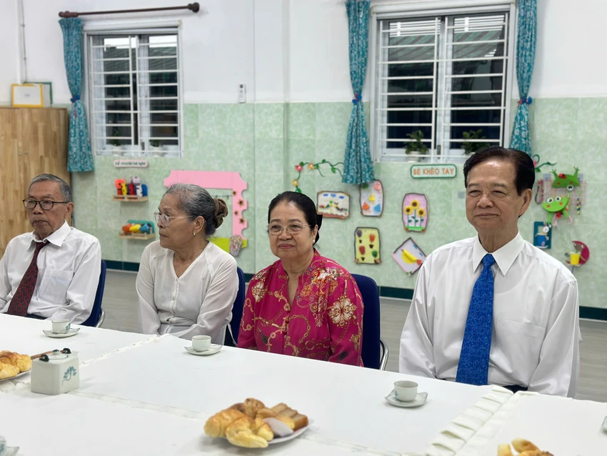 thu-tuong-nguyen-tan-dung-le-thoa.jpg