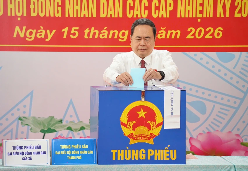 thuan-van-tran-luu-quang-2.jpg