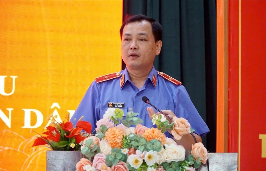 Le-Van-Dong.jpg