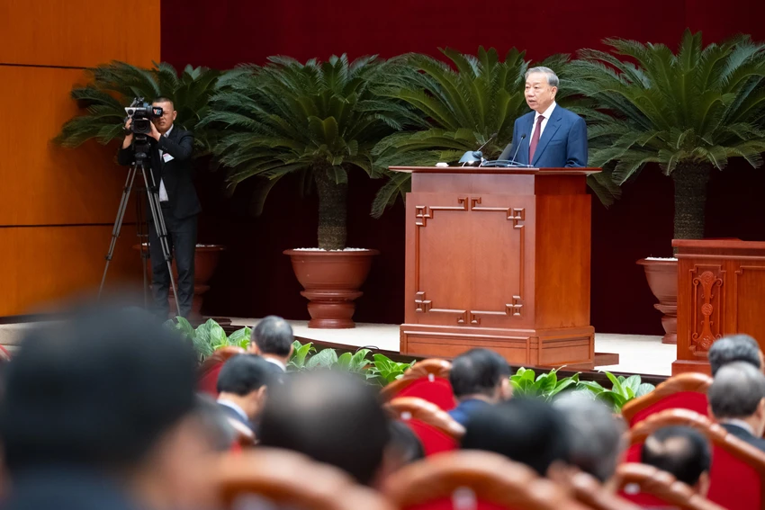 be-mac-hoi-nghi-trung-uong-2-khoa-xiv-pham-thang-5.jpg