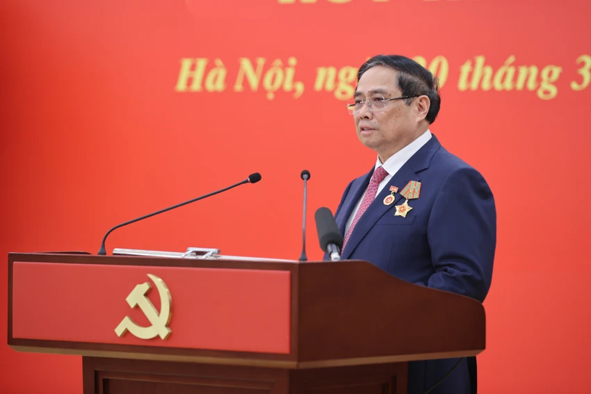 tong-bi-thu-to-lam-trao-huan-chuong-quan-cong-hang-nhat-va-huy-hieu-dang-tang-cac-lanh-dao-nguyen-lanh-dao-6.jpg