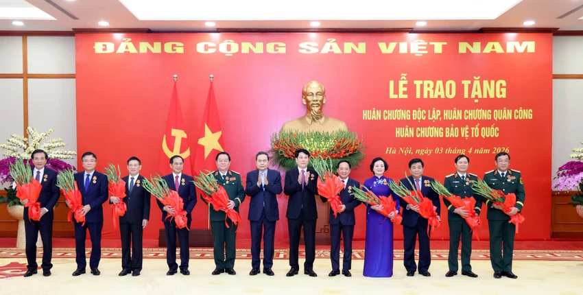 chu-tich-nuoc-thu-tuong-bo-truong-bo-quoc-phong-va-nhieu-lanh-dao-nhan-huan-chuong-cao-quy-2.jpg