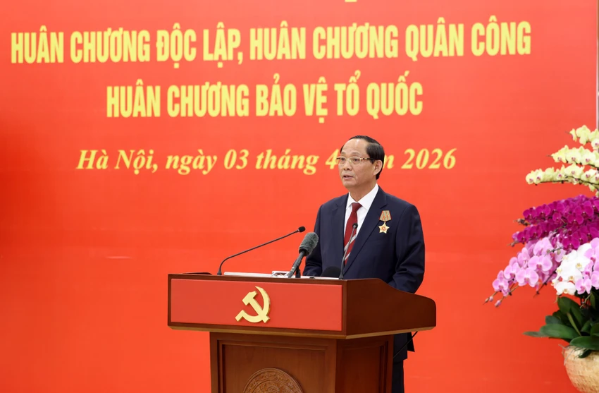 chu-tich-nuoc-thu-tuong-bo-truong-bo-quoc-phong-va-nhieu-lanh-dao-nhan-huan-chuong-cao-quy-5.jpg