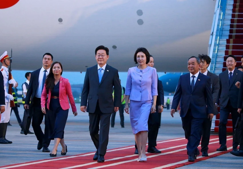 tong-thong-han-quoc-lee-jae-myung-va-phu-nhan-den-ha-noi-bat-dau-tham-cap-nha-nuoc-viet-nam.jpg
