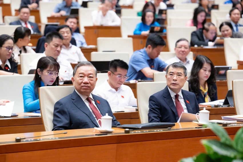 dbqh-de-nghi-giam-sat-viec-van-hanh-chinh-quyen-2-cap-go-diem-nghen-o-co-so.jpg