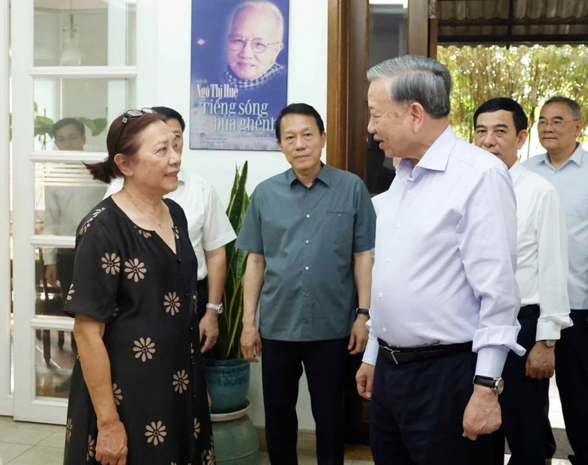 tong-bi-thu-chu-tich-nuoc-to-lam-dang-huong-tuong-nho-cac-lanh-dao-tien-boi-tai-tp-hcm-ttxvn-3.jpg