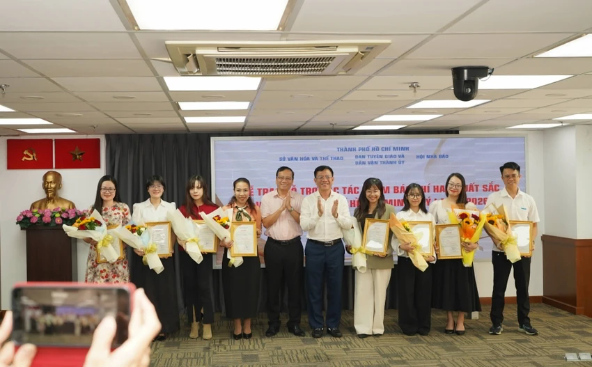 bao-phap-luat-tp-hcm-co-5-tac-pham-xuat-sac-viet-ve-tp-hcm-duoc-trao-thu-khen-quy-i-2026-minh-hoang-1.jpeg