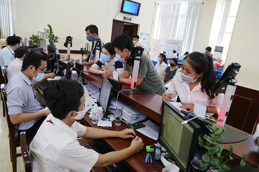 Cán bộ có đề xuất được phê duyệt và triển khai thực hiện có hiệu quả sẽ biểu dương, khen thưởng vượt cấp, đột xuất. Ảnh: HOÀNG GIANG