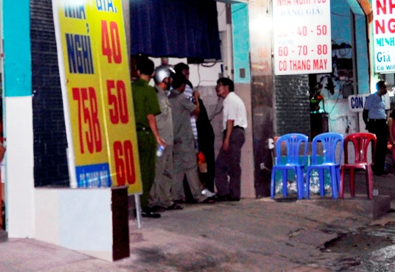Bắt hai nghi can giết người, cướp của trong nhà nghỉ ảnh 1 Bắt hai nghi can giết người, cướp của trong nhà nghỉ ảnh 1