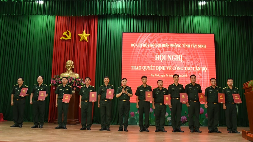 46 cán bộ (2).JPG