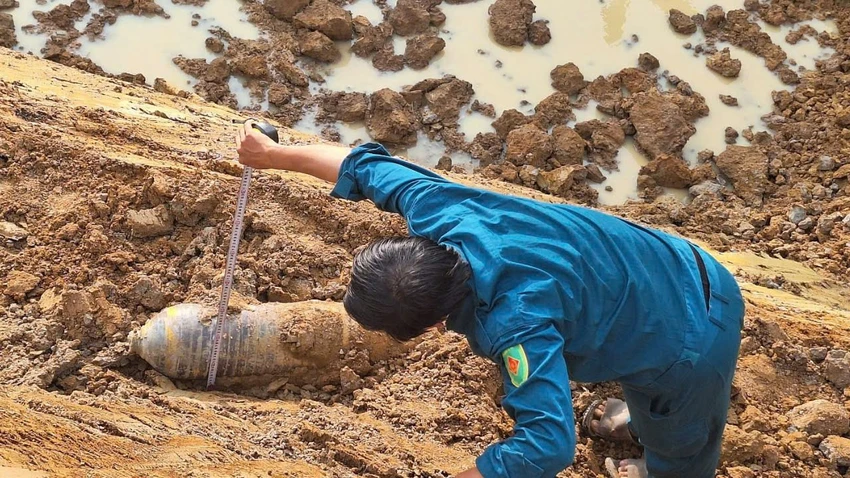 vật thể nghi là bom