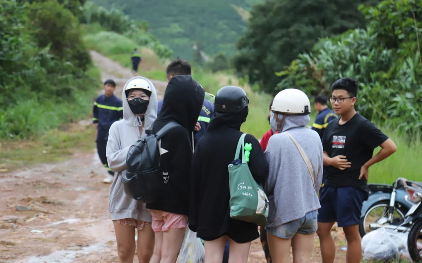 4 nữ sinh-1.jpg