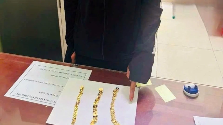 cướp giật vàng.jpg