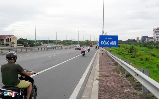 Với giao thông thuận lợi, đất nền Đông Anh ngày càng được nhiều người quan tâm. Ảnh: Hiếu Công. Sot dat nen ngoai thanh Ha Noi: Chinh quyen dia phuong noi gi? hinh anh 1