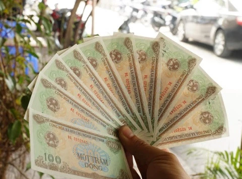 BOT Cai Lậy sẽ dùng tờ 100 đồng “thối lại” cho tài xế? ảnh 1 Tai xe doi tien le o BOT Cai Lay: Tien 100 dong van duoc thanh toan hinh anh 1