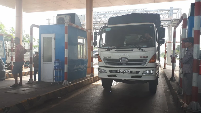 Sáng nay BOT Sóc Trăng vẫn ùn tắc dù giảm giá ảnh 2