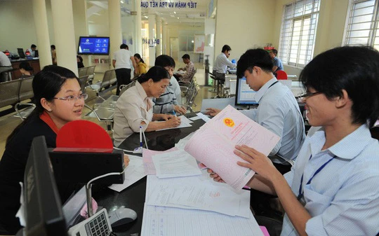 Hồ sơ giao dịch nhà đất vùng ven TP HCM giảm mạnh - Ảnh 1.