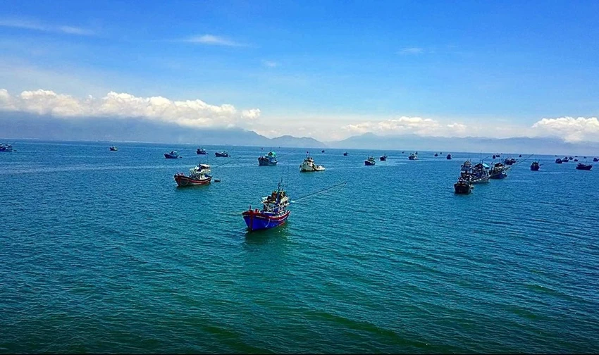 Hình ảnh Hòn Càu làm say đắm lòng người. Ảnh: PHƯƠNG NAM. Hình ảnh Hòn Càu làm say đắm lòng người. Ảnh: PHƯƠNG NAM.