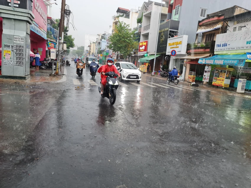 TP.HCM nhiều khu vực khả năng có mưa lớn TP.HCM nhiều khu vực khả năng có mưa lớn