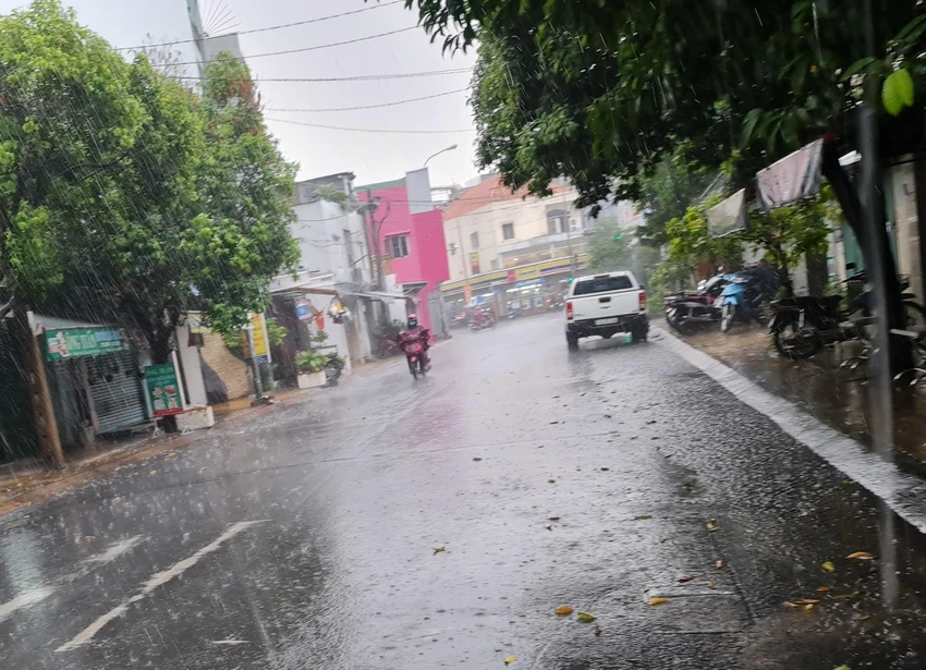 Từ khoảng ngày 28-4 đến 4-5, mưa dông có xu hướng gia tăng ở khu vực Nam bộ. Ảnh: NGUYỄN CHÂU Từ khoảng ngày 28-4 đến 4-5, mưa dông có xu hướng gia tăng ở khu vực Nam bộ. Ảnh: NGUYỄN CHÂU