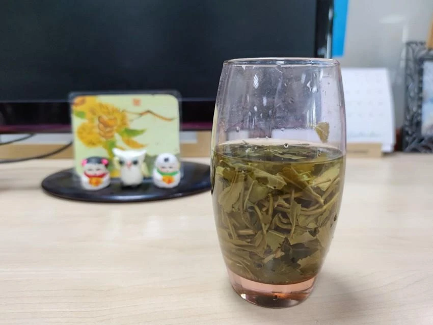 Uống trà xanh có thể giúp giảm cân. Ảnh: NGUYÊN VÕ