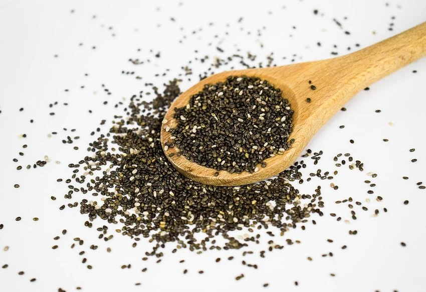 Hạt chia mang lại nhiều lợi ích cho sức khỏe nhưng không nên tiêu thụ quá nhiều. Ảnh: Pixabay