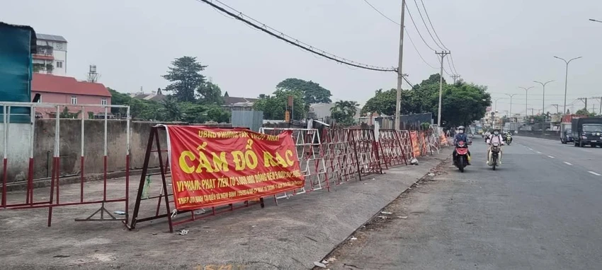 Phường rào chắn để tiến hành cải tạo, chỉnh trang. Phường rào chắn để tiến hành cải tạo, chỉnh trang.