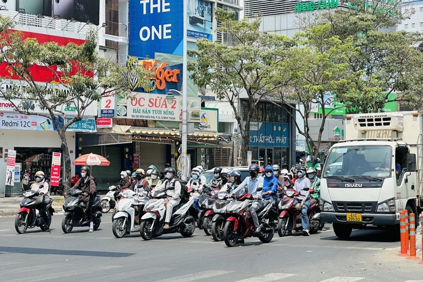 Các thành phố ở miền Trung và miền Nam có chỉ số UV nguy cơ gây hại cao đến rất cao. Ảnh: HUỲNH THƠ