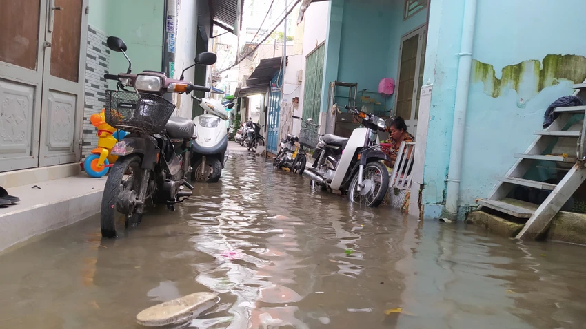 Dự báo triều cường trong tháng 11 có khả năng gây ngập nhiều nơi. Ảnh: NHƯ NGỌC