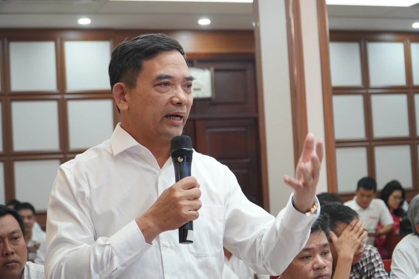 ông-khang-giai-phong-mat-bang.jpg