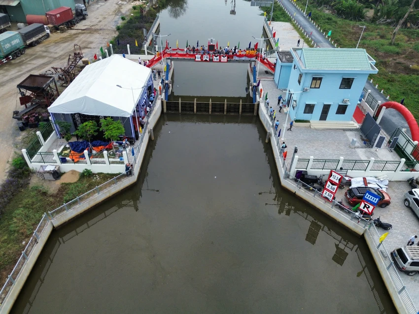cống ngăn triều 1.jpg