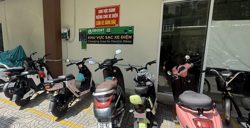 TP.HCM: hướng dẫn người dân tại các chung cư chọn thiết bị sạc xe điện phù hợp để phòng cháy, nổ