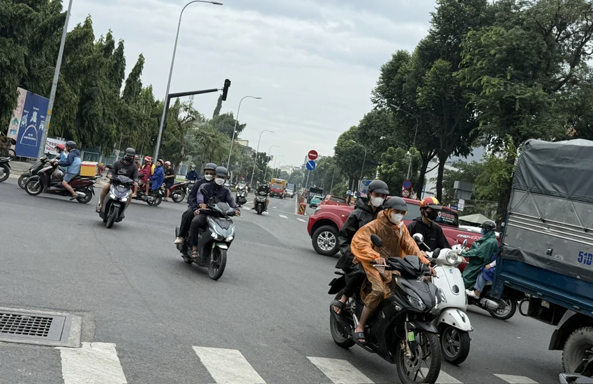 thời tiết triều cường và mưa ở TP.HCM 2.jpg