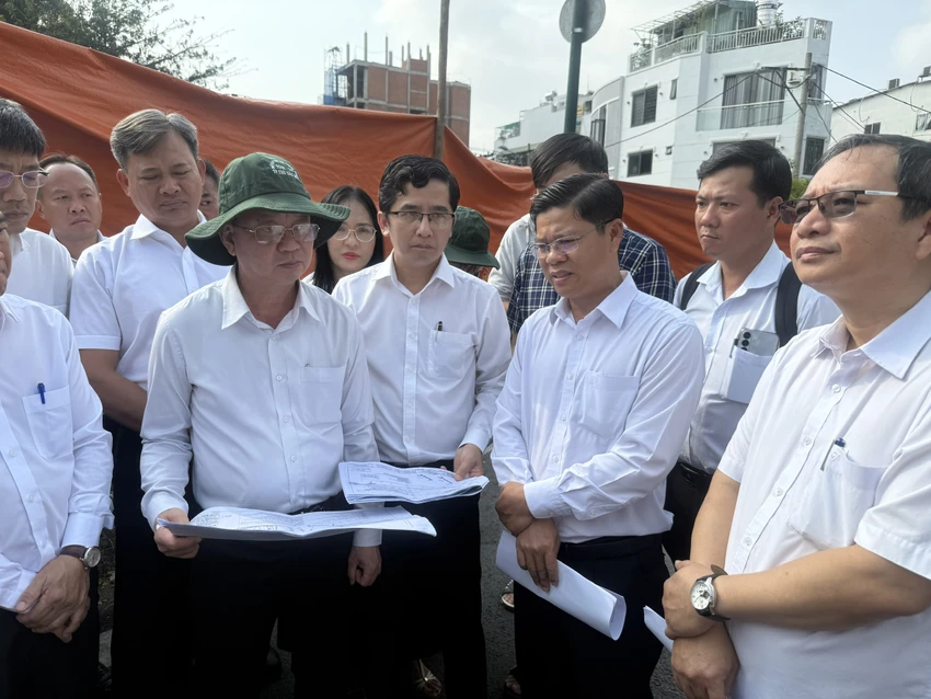 sự cố sụt lún phường chánh hưng 6.jpg
