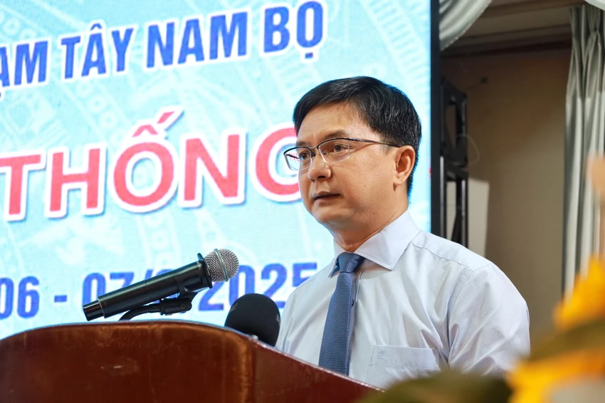 IMG_2931gap-mat-nhung-nguoi-thay-cam-sung-truong-su-pham-khu-tay-nam-bo-post0hop-mat-truyen-thong-nhung-nguoi-thay-cam-sung-truong-su-pham-khu-tay-nam-bo-post0.html.html.JPG