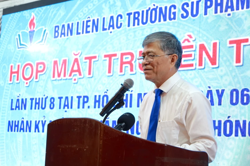 IMG_2943gap-mat-nhung-nguoi-thay-cam-sung-truong-su-pham-khu-tay-nam-bo-post0hop-mat-truyen-thong-nhung-nguoi-thay-cam-sung-truong-su-pham-khu-tay-nam-bo-post0.html.html.JPG