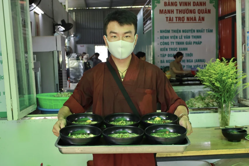 IMG_5968nha-an-hanh-phuc.jpg