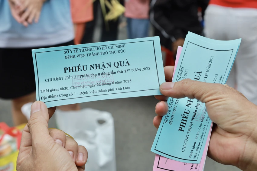 “Phiên chợ 0 đồng”: Ấm lòng bệnh nhân nghèo giữa hành trình điều trị