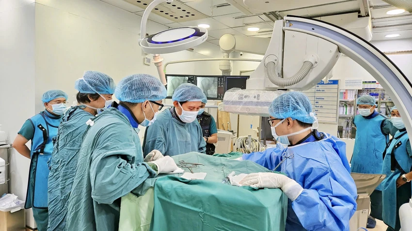 Người đàn ông 44 tuổi, 2 lần nguy kịch vì ngưng tim khi đang ngủ
