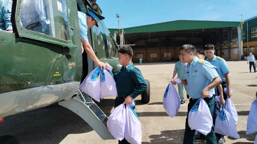 Huy động trực thăng ra Lý Sơn tìm kiếm 03 người bị trôi dạt trên thuyền thúng