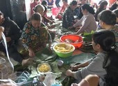 Gói hàng ngàn đòn bánh tét gửi bà con vùng lũ miền Trung