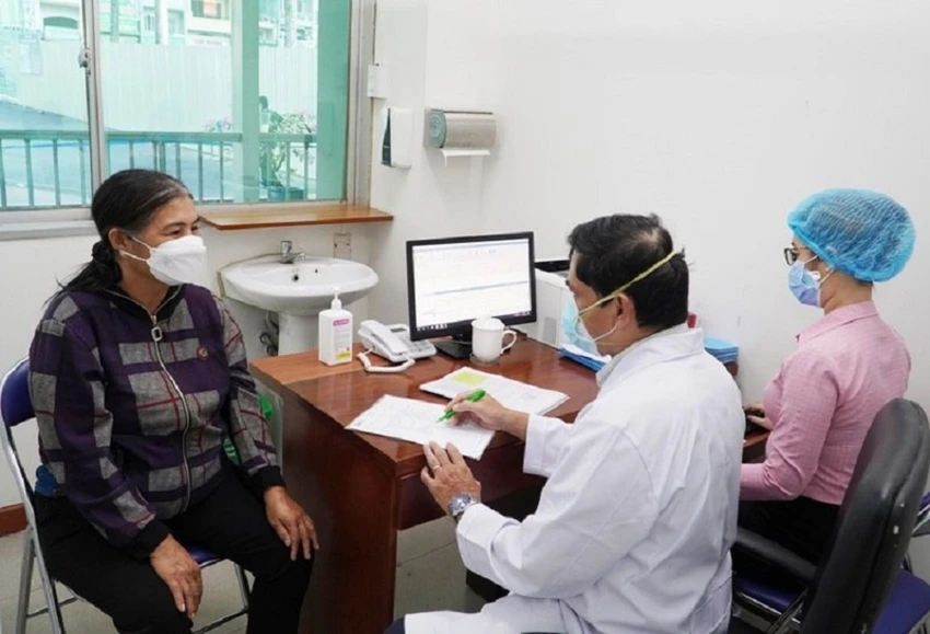 Bệnh nhân khám, chữa bệnh tại Bệnh viện Chợ Rẫy. Ảnh: BVCC