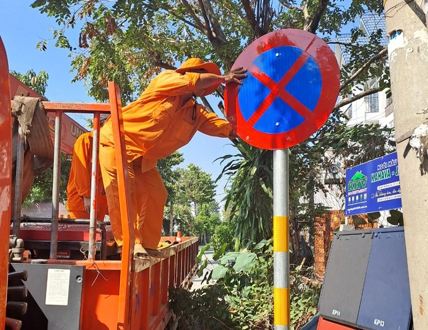 bien-bao-giao-thong-cam-dung-cam-do-kdc-hiep-binh-h1-9767.jpg