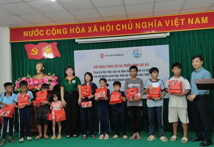 lop-hoc-tinh-thuong-h1.jpg