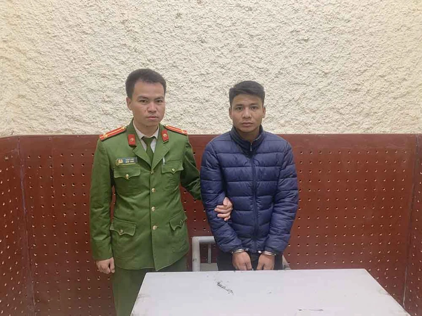 Bắt đối tượng đột nhập nhà dân đập két sắt, trộm tài sản