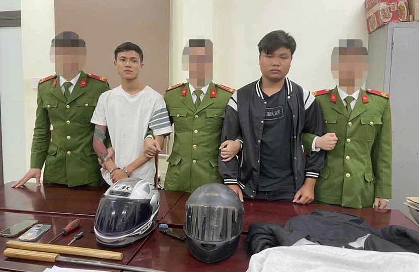 vô cớ chém người