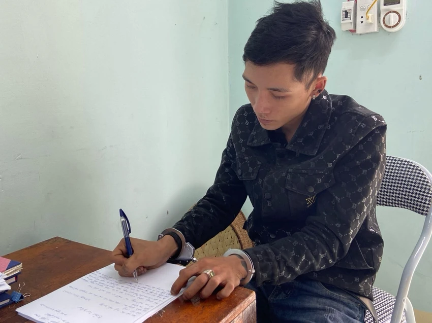 Lừa bán xe máy cũ giá rẻ trên mạng, chiếm đoạt hàng trăm triệu đồng.JPG