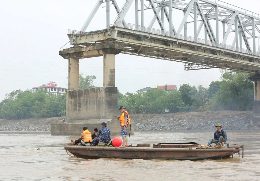 Vụ sập cầu Phong Châu