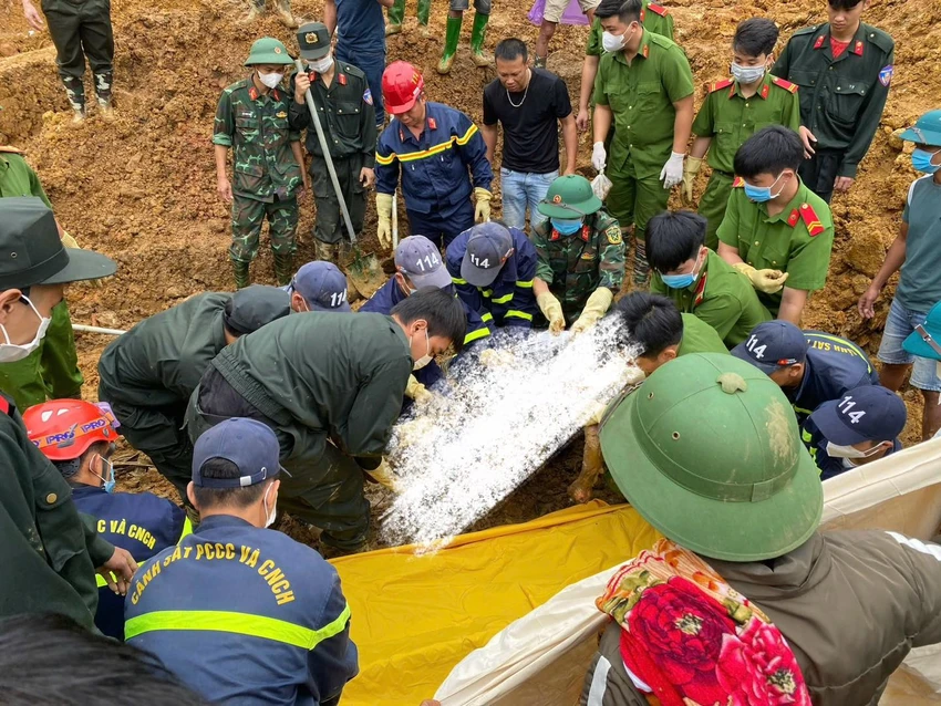 Tìm thấy thi thể nạn nhân thứ 4 vụ sạt lở đất ở Hà Giang.jpg
