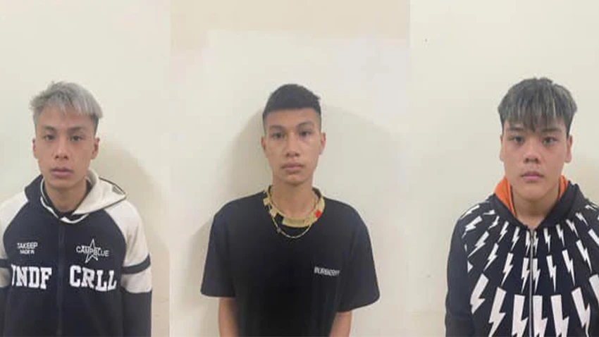 Bảo nạn nhân chở đi chơi rồi vờ đi vệ sinh để đồng bọn cướp điện thoại.jpg